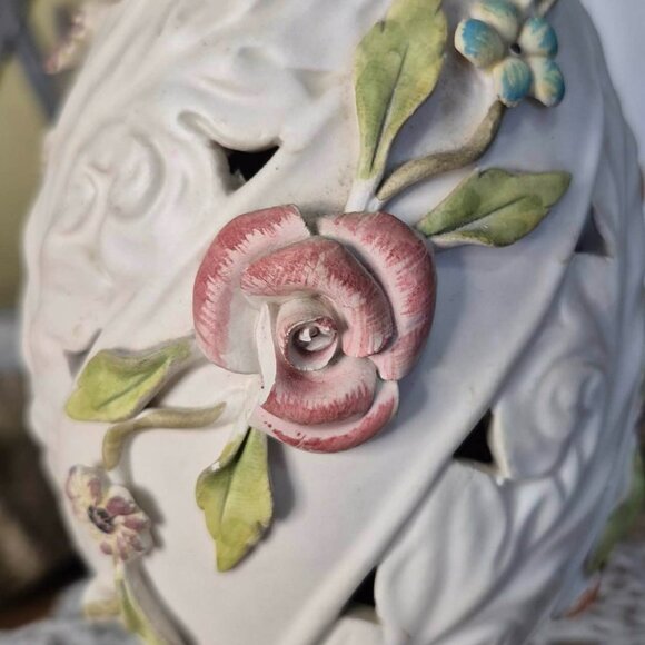 Vintage LEVITON Cream Porcelain & Brass 24" Lamp - Picture 15 of 16